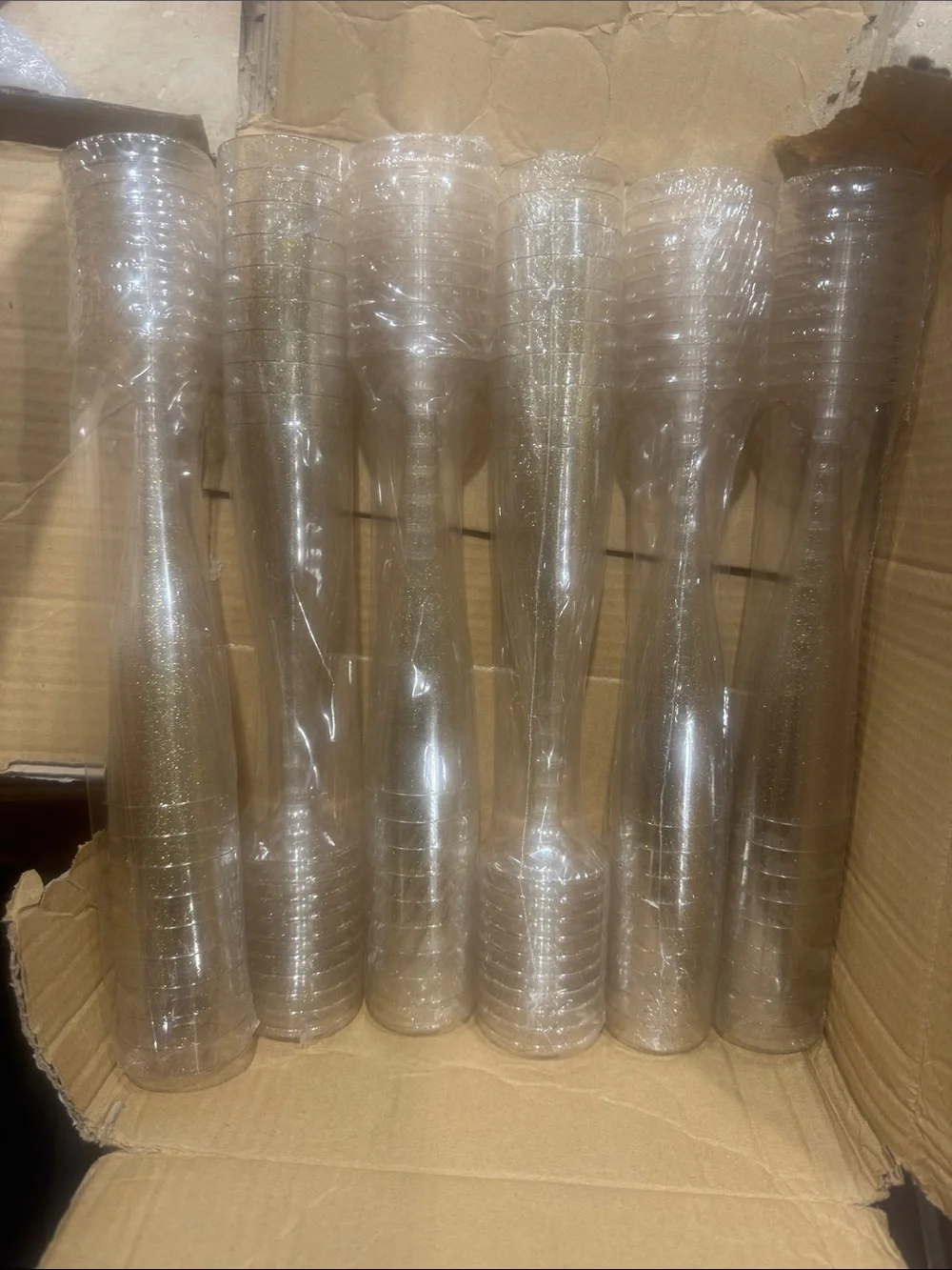 60 Champagne Flutes Gold Sparkles - 4.5 oz